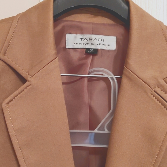 ***SUIT SALE***Tahari skirt suit tan blazer light woolish skirt - Picture 5 of 5